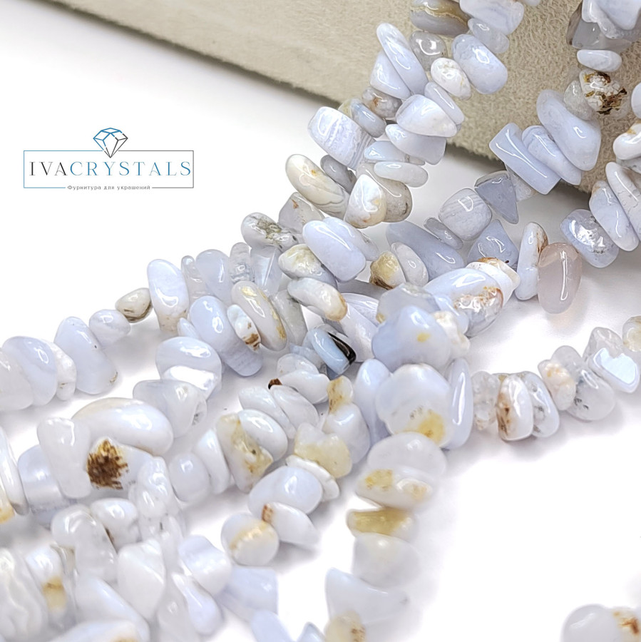 Голубой агат (сапфирин) крошка 5-10 мм, натуральный камень, нить 80 см