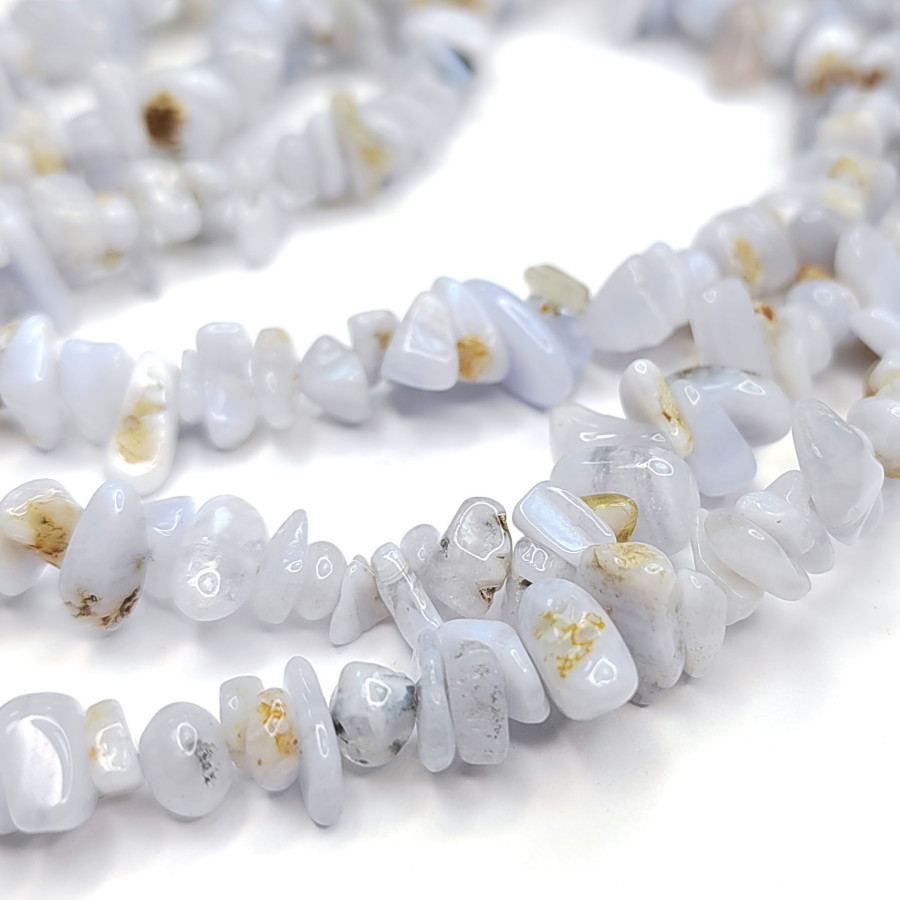 Голубой агат (сапфирин) крошка 5-10 мм, натуральный камень, нить 80 см