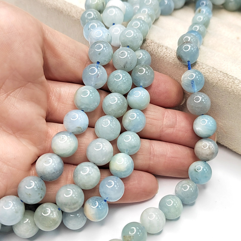 10 мм Аквамарин натуральный камень, гладкий шар, НИТЬ 38 см