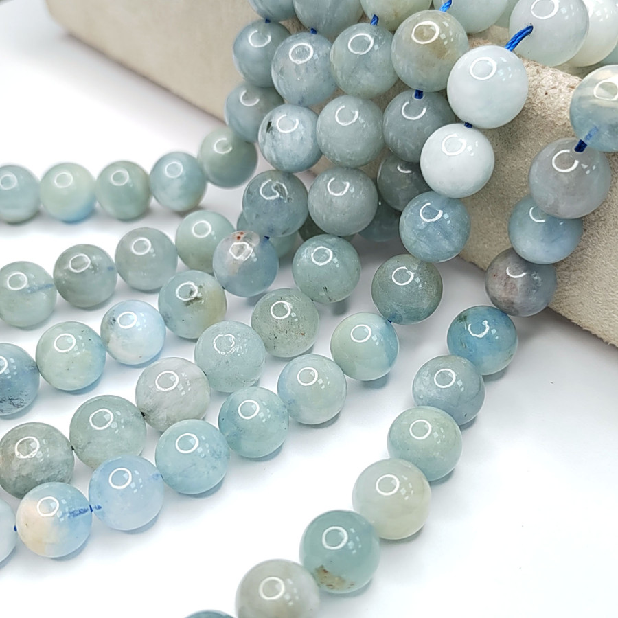 10 мм Аквамарин натуральный камень, гладкий шар, НИТЬ 38 см