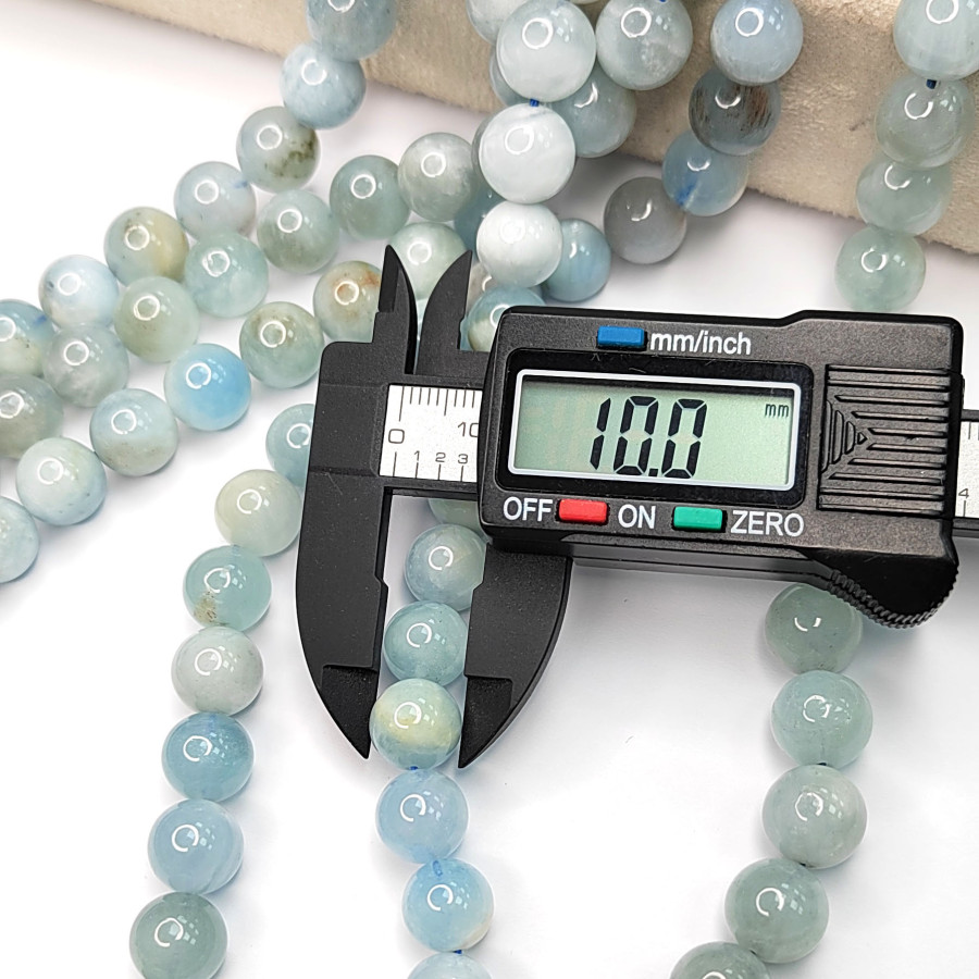 10 мм Аквамарин натуральный камень, гладкий шар, НИТЬ 38 см