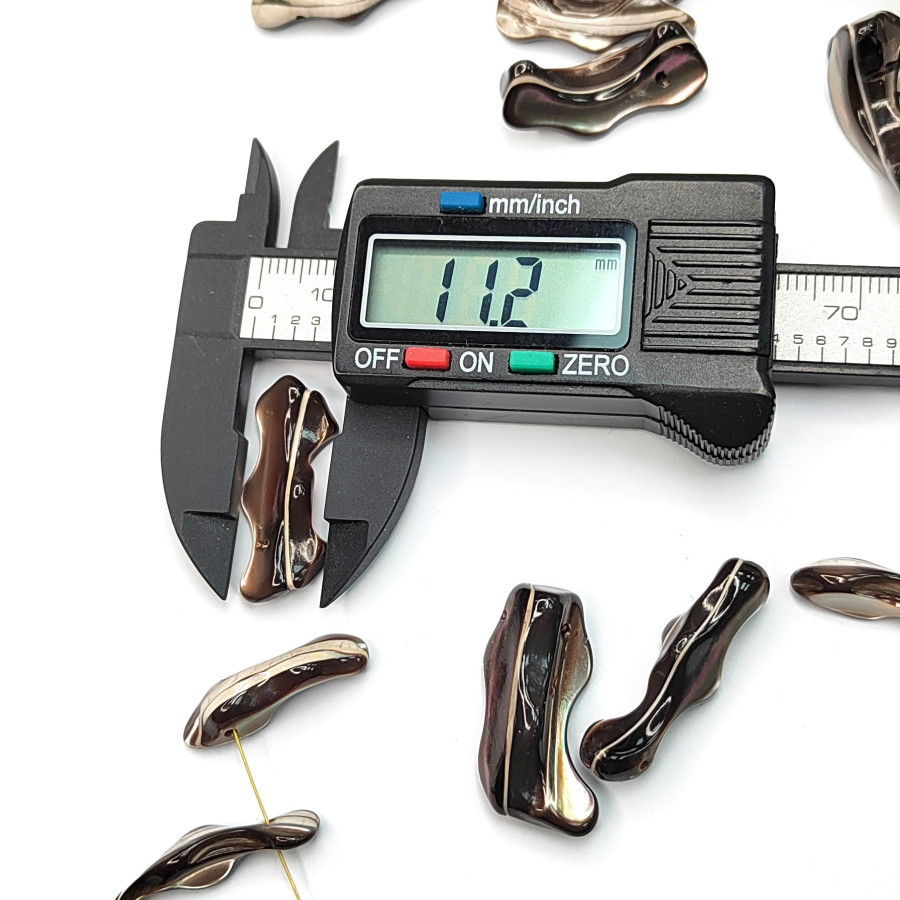 Перламутр натуральный 20х8 мм, цвет коричневый, штука