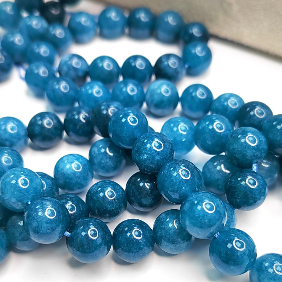 Кварц аквамариновый 10 мм, нить 38-39 с