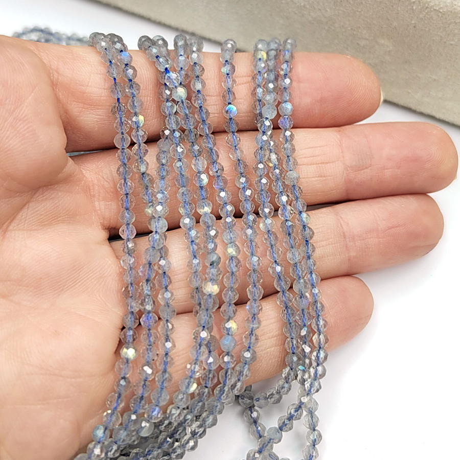 Лабрадор граненый натуральный камень с сильной иризацией, нить 39 см