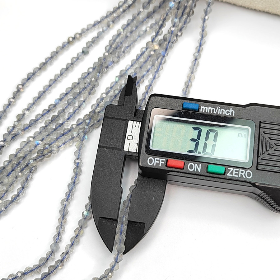 Лабрадор граненый натуральный камень с сильной иризацией, нить 39 см 3 мм