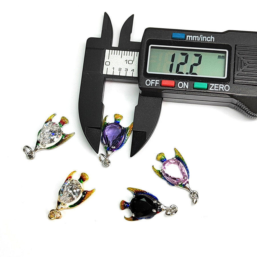 Подвеска Рыбка 22х12 мм с фиолетовым фианитом, штука