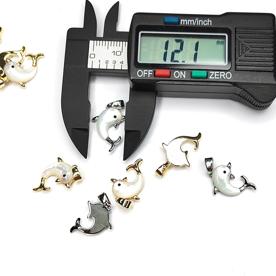 Подвеска Дельфин 16х12 мм с перламутром, штука