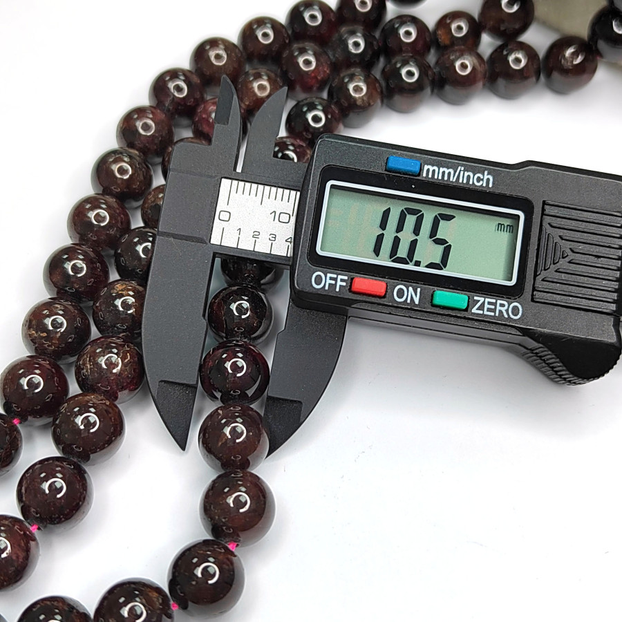 10,5 мм Гранат натуральный, гладкий шар, НИТЬ 39 см