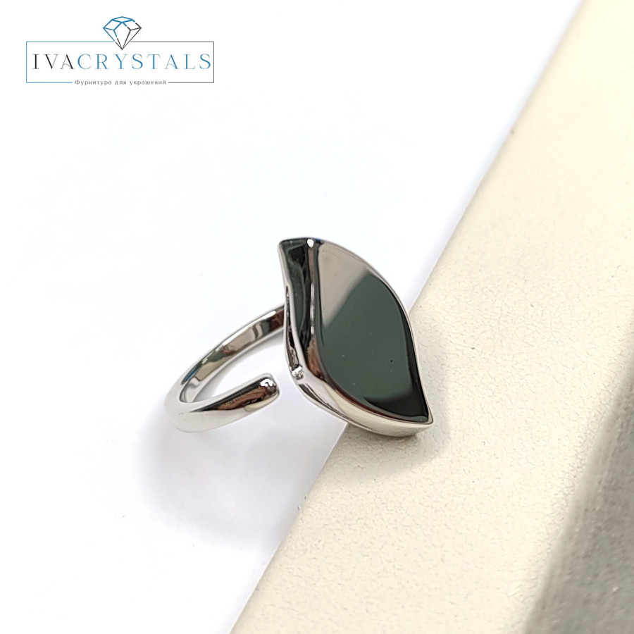 Кольцо глянцевое безразмерное, Ромбик 18х10 мм, штука Родий