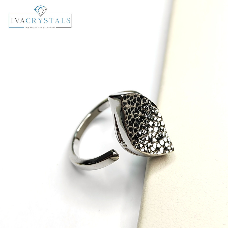 Кольцо текстурное безразмерное, Ромбик 18х10 мм, штука Родий