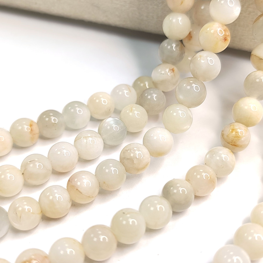 Солнечный камень натуральный 6 мм, нить 39-40 см