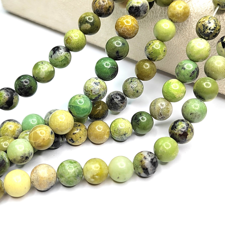 8,5 мм Хризопраз натуральный, гладкий шар, нить 38-39 см