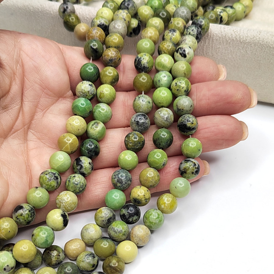 8,5 мм Хризопраз натуральный, гладкий шар, нить 38-39 см