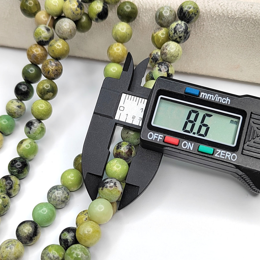 8,5 мм Хризопраз натуральный, гладкий шар, нить 38-39 см