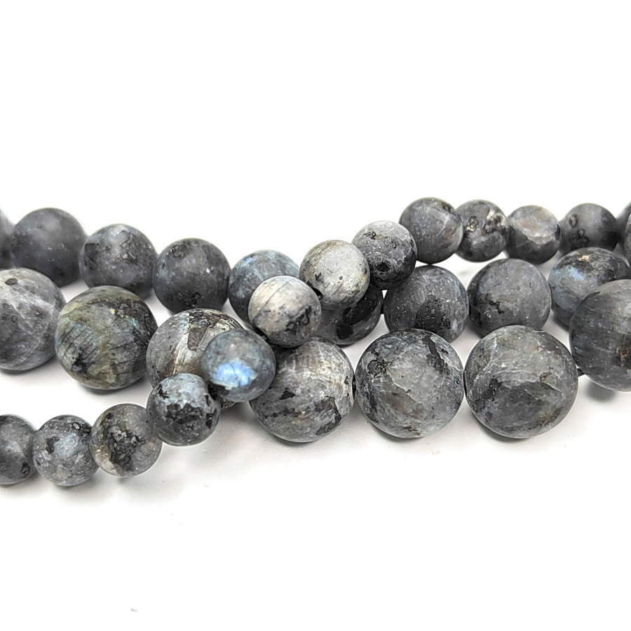 10 мм Ларвикит матовый, нить 38-39 см