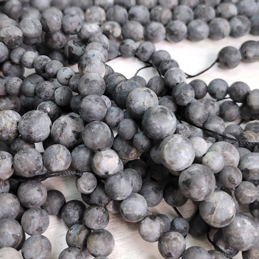 10 мм Ларвикит матовый, нить 38-39 см