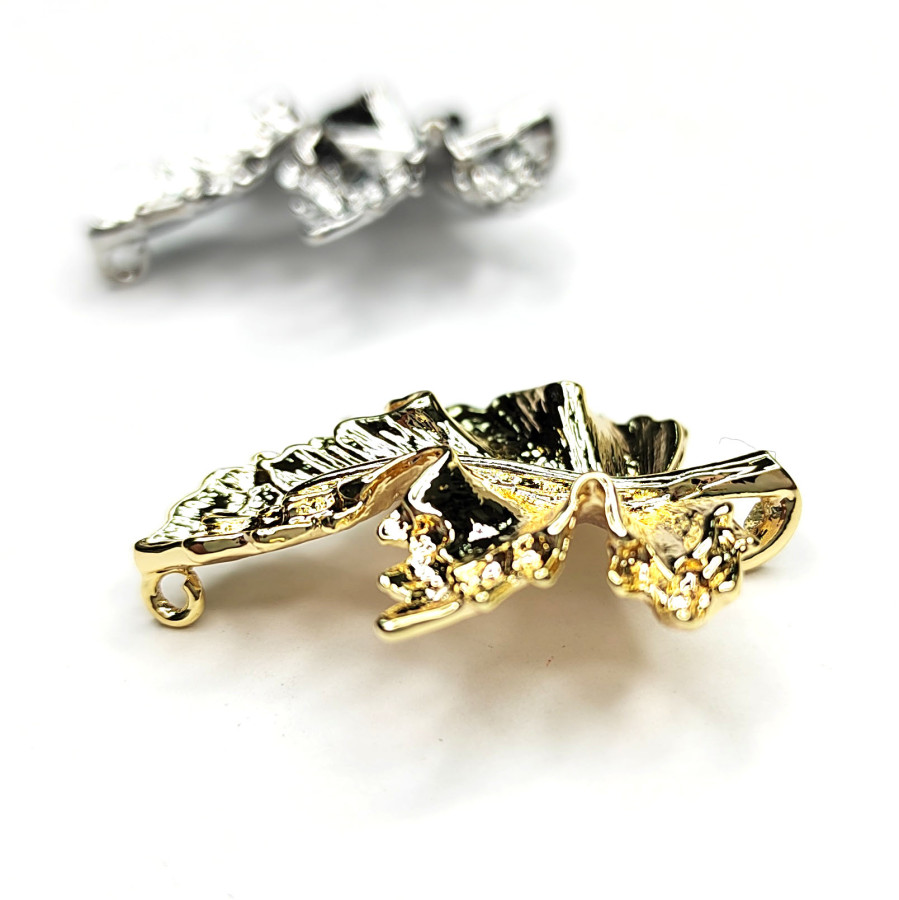 Подвеска - коннектор Лист кленовый 31х24 мм, штука