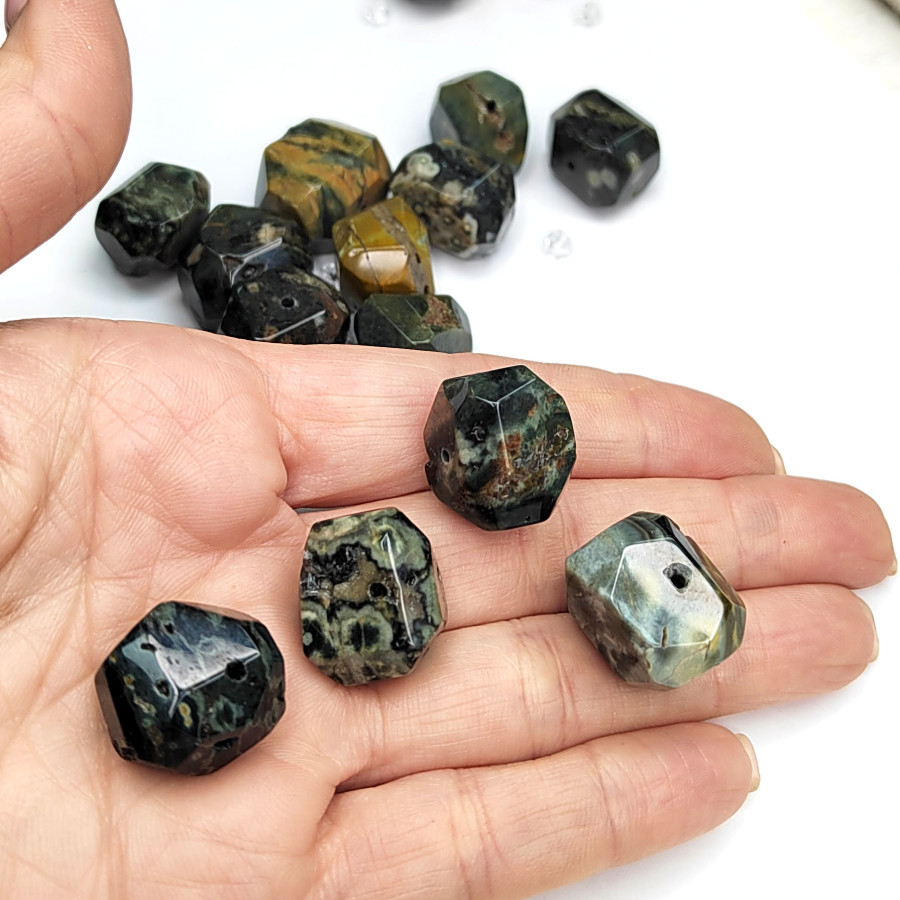 Яшма Океаническая натуральная, 20х14 мм, Фриформ, штука