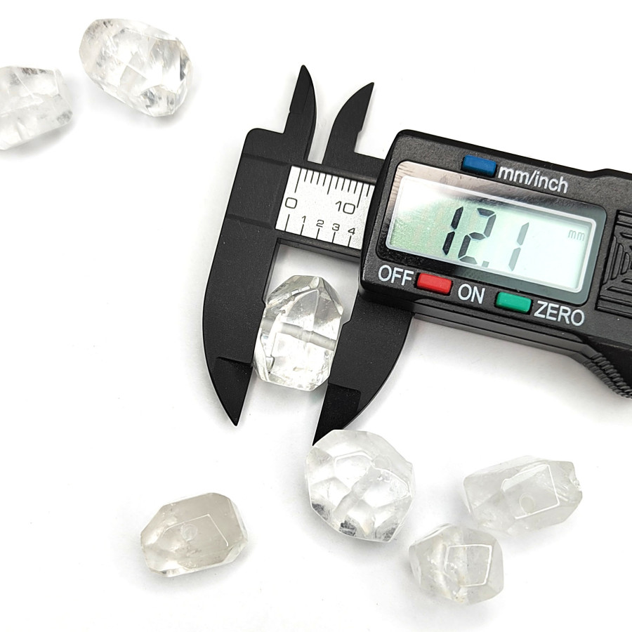 Горный хрусталь натуральный Фриформ 17х12 мм, штука