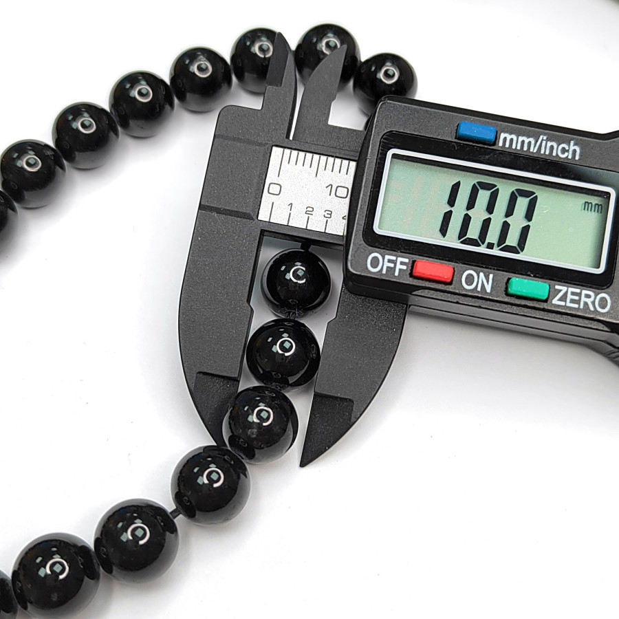 Шерл натуральный, Черный турмалин, гладкий шар, нить 39-40 см