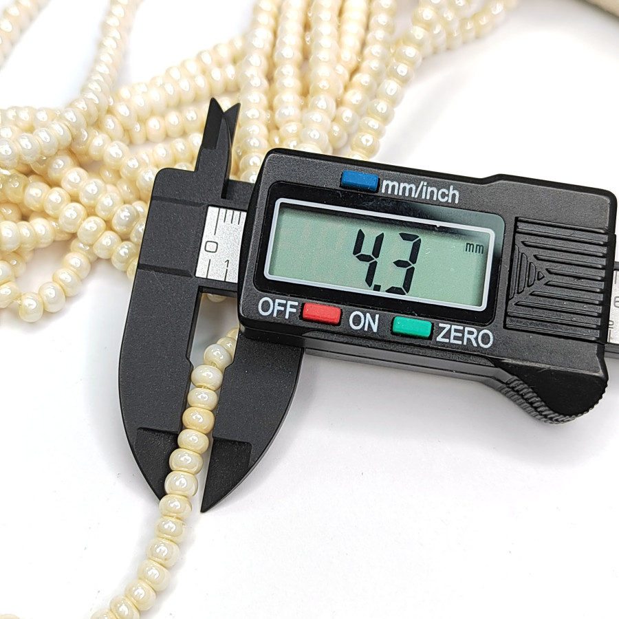 Майорка Стеклянный жемчуг 4х3 мм, цвет молочный (айвори), НИТЬ 32-33 см