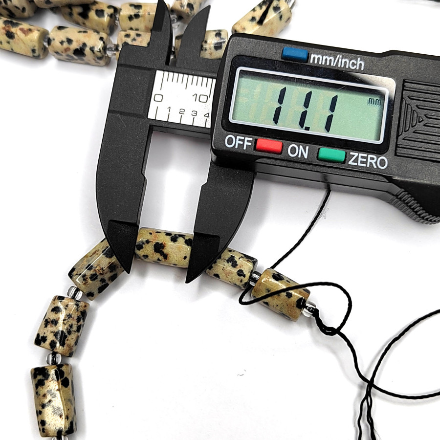 Яшма далматиновая натуральная 11х6,5 мм, Столбик, НИТЬ 38 см