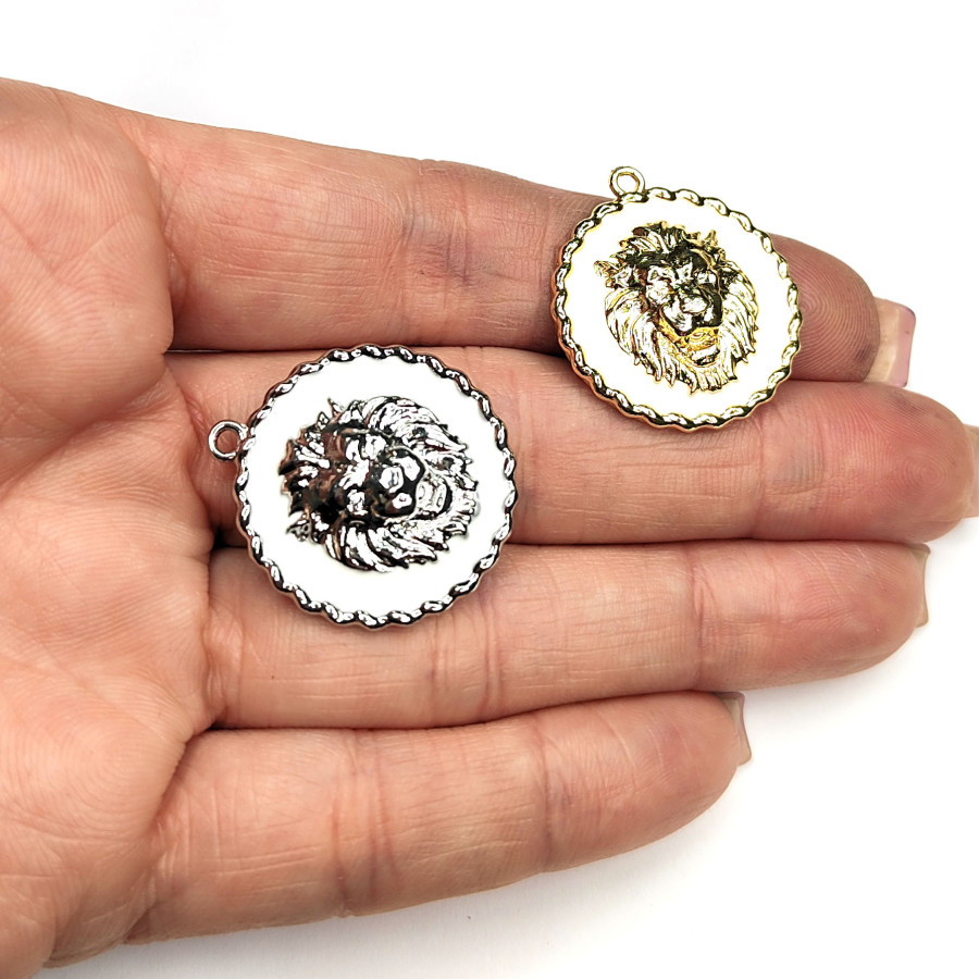 Подвеска Лев с белой эмалью 24 мм, штука