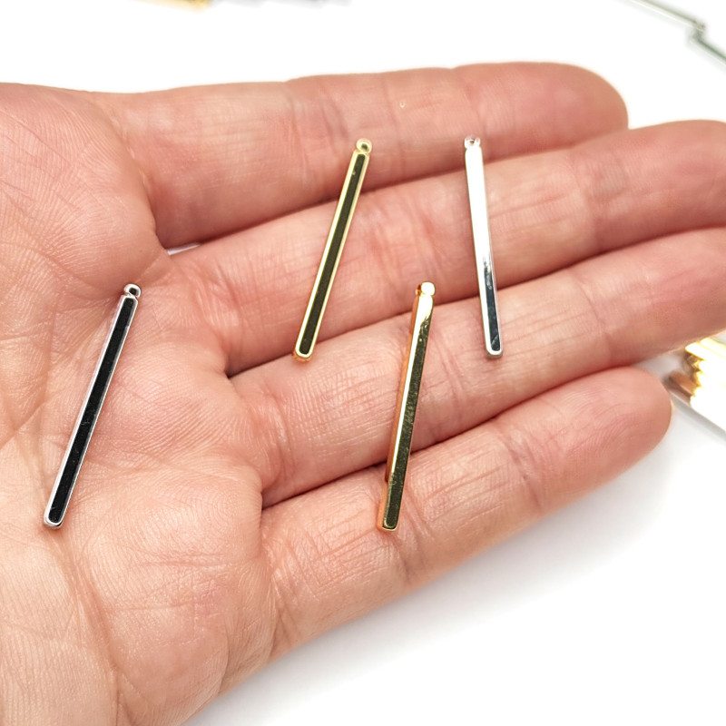 Подвеска палочка 30х2 мм с гранями, штука