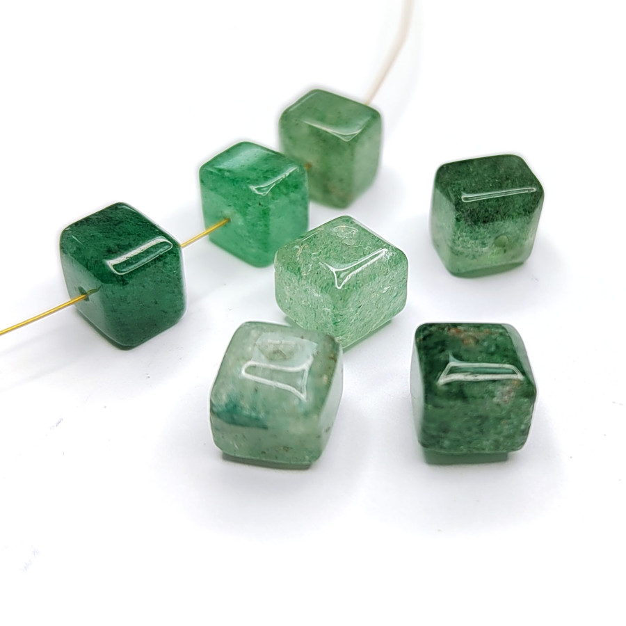 Авантюрин натуральный, Кубик 8 мм, штука
