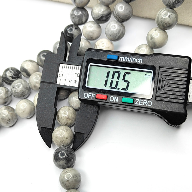 Яшма серая натуральная, бусины гладкий шар 10,5 мм (нить 37-38 см)