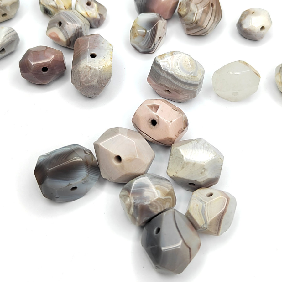 Агат ботсванский натуральный 15-22 мм, ФРИФОРМ, штука