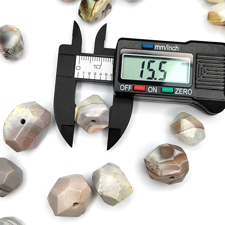 Агат ботсванский натуральный 15-22 мм, ФРИФОРМ, штука