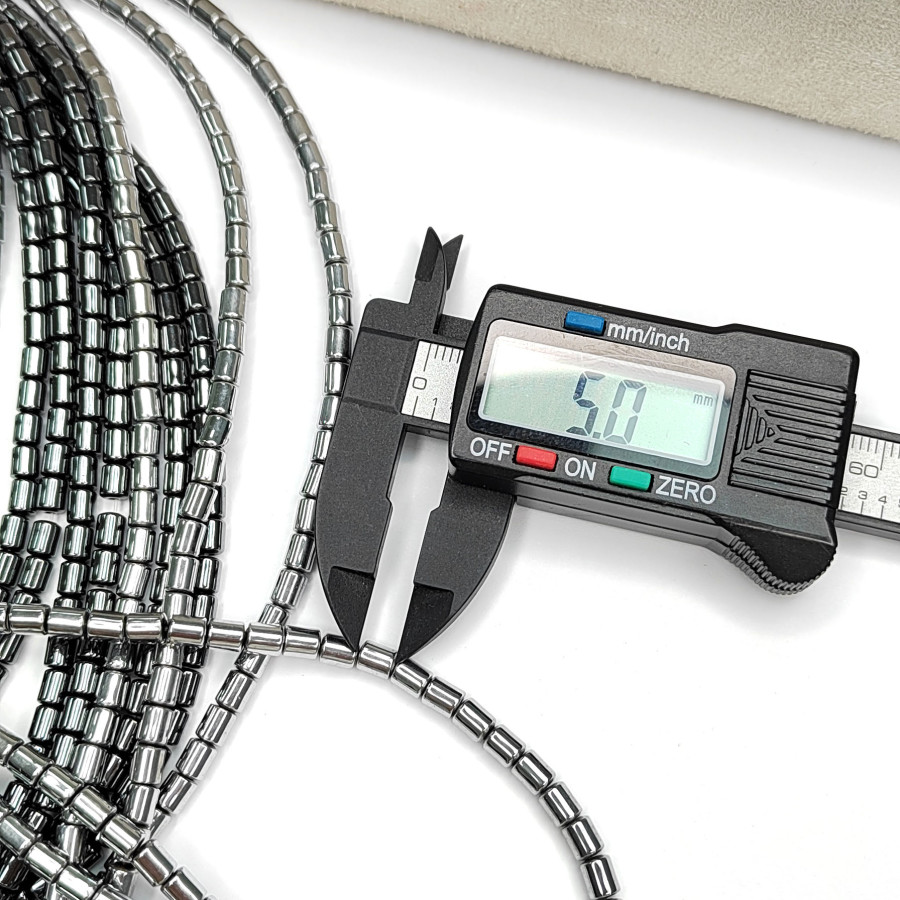 Гематит Бочонки 5х4 мм, нить 40-41 см