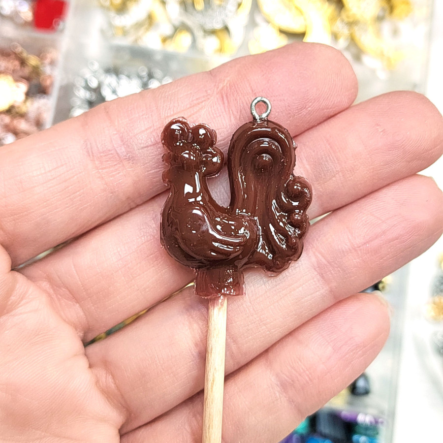 Подвеска Петушок 6 см акрил, штука Коричневый