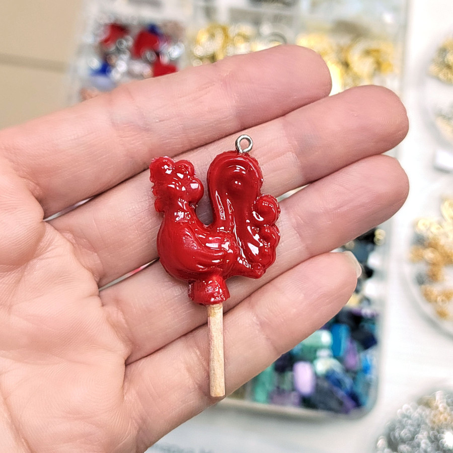 Подвеска Петушок 6 см акрил, штука Красный