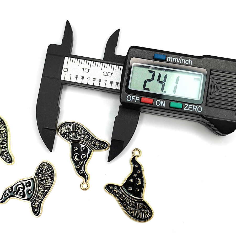 Подвеска шляпа ведьмы 30х24 мм с чёрной эмалью с позолоченным покрытием, штука