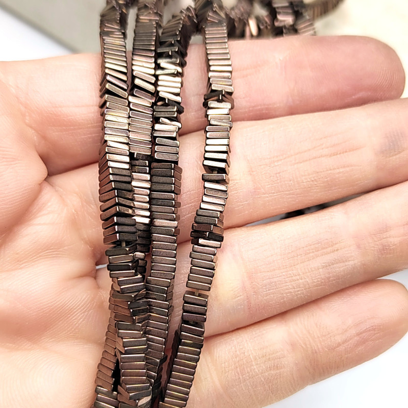 Гематит квадрат 4х1 мм, цвет Шоколад, нить 40 см