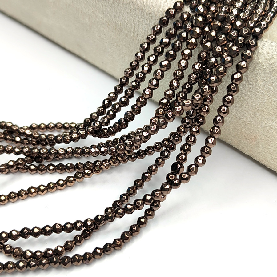 Гематит 3 мм в огранке, цвет Шоколад, нить 40 см