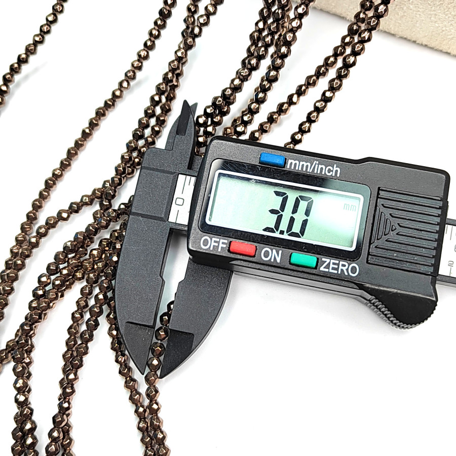 Гематит 3 мм в огранке, цвет Шоколад, нить 40 см