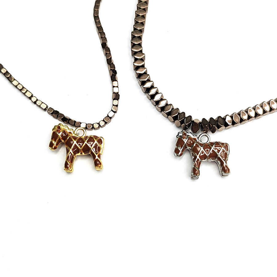 Подвеска Лошадка 13х11 мм с эмалью шоколадного цвета, штука