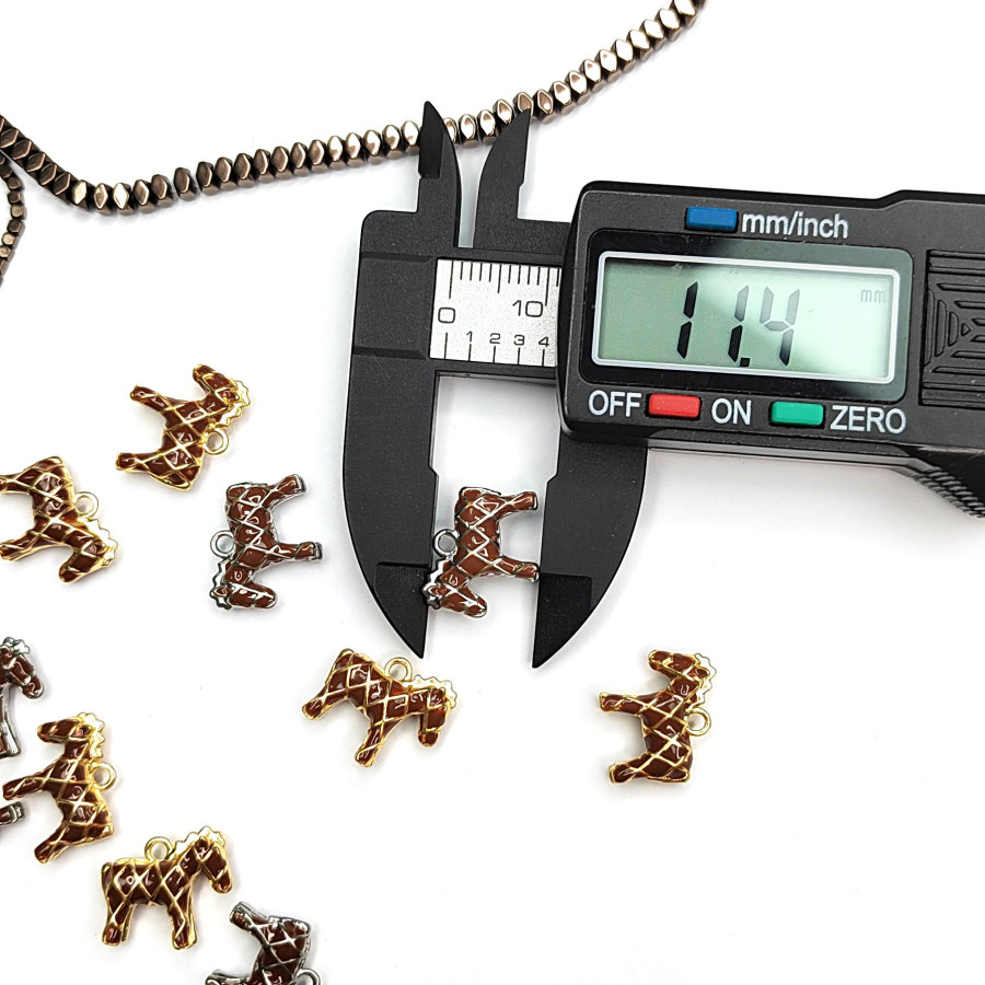 Подвеска Лошадка 13х11 мм с эмалью шоколадного цвета, штука