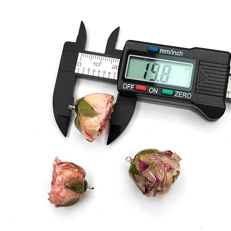 Подвеска Розочка 20 мм натуральная в смоле, штука