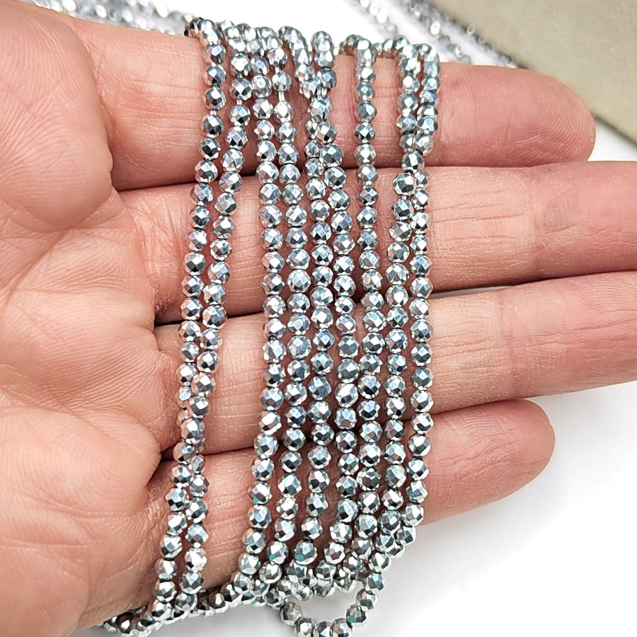 Стеклянные бусины Серебристого цвета в огранке, с гальваническим покрытием