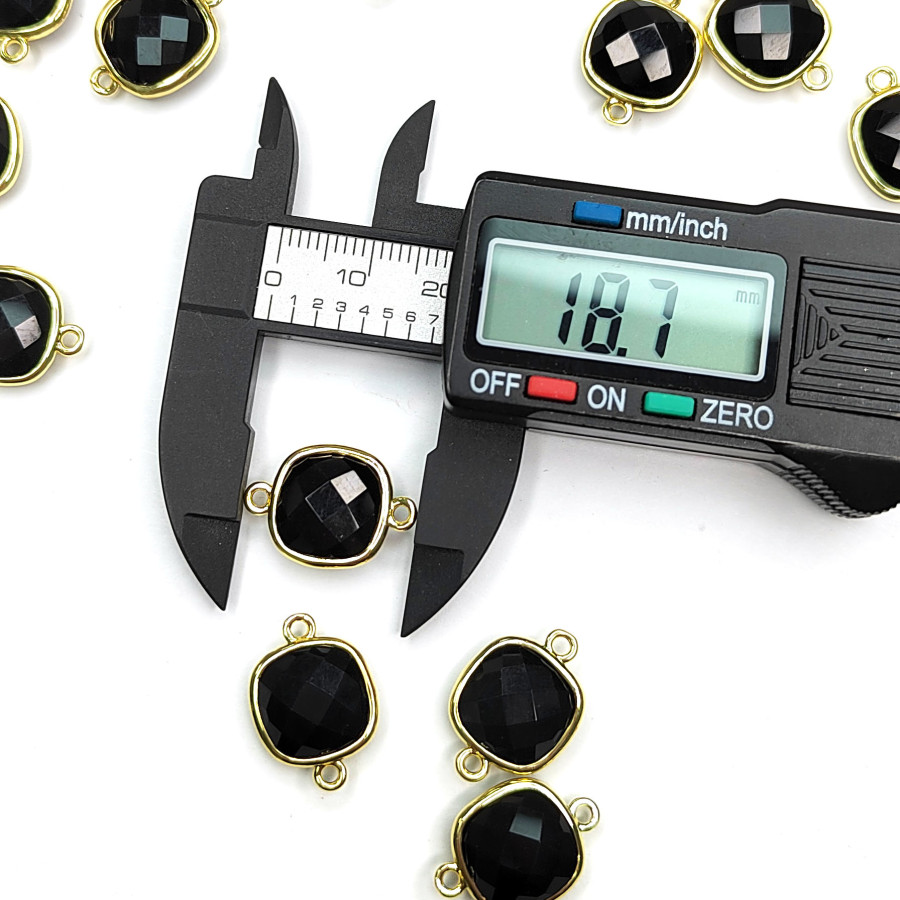 Квадратный коннектор с ониксом 18х13 мм, штука