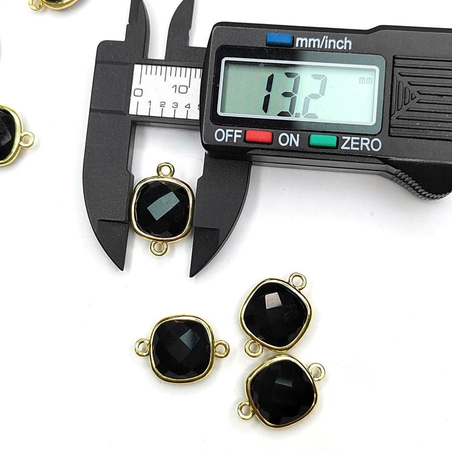 Квадратный коннектор с ониксом 18х13 мм, штука