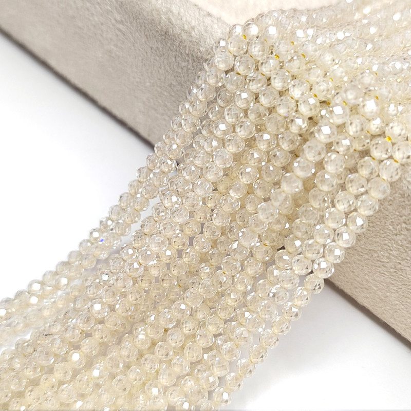 Циркон огранка 3 мм Бежевый (молочный), нить