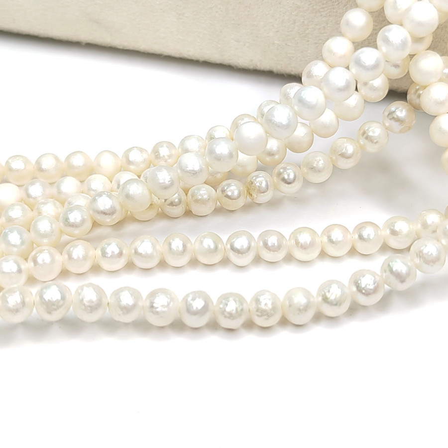 Жемчуг натуральный 5х4,5 мм округлой формы, культивированный, нить 39 см