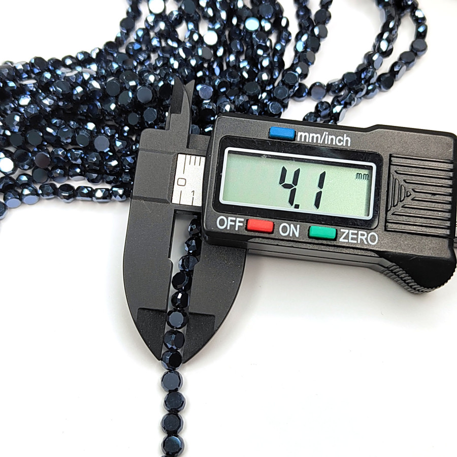 Бусины стеклянные 4х3 мм с гальваническим покрытием, нить 56-58 см