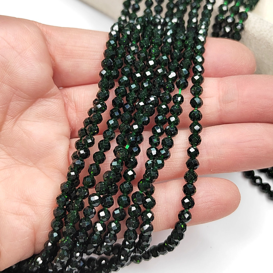 Авантюрин натуральный 4 мм бусины в огранке, нить 36-37 см