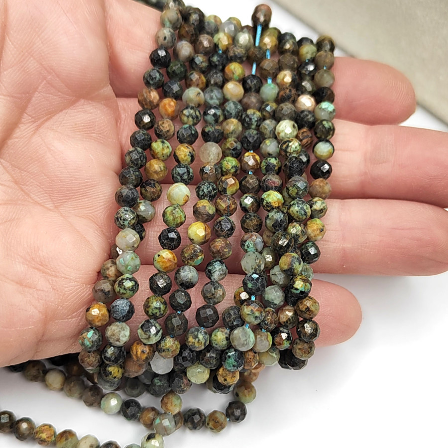 4,3 мм Бирюза иранская в огранке, натуральный камень, нить 39-40 см